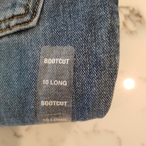 NWT Gap 10 Long Jeans  Sits Just Below Waist - Picture 4 of 8